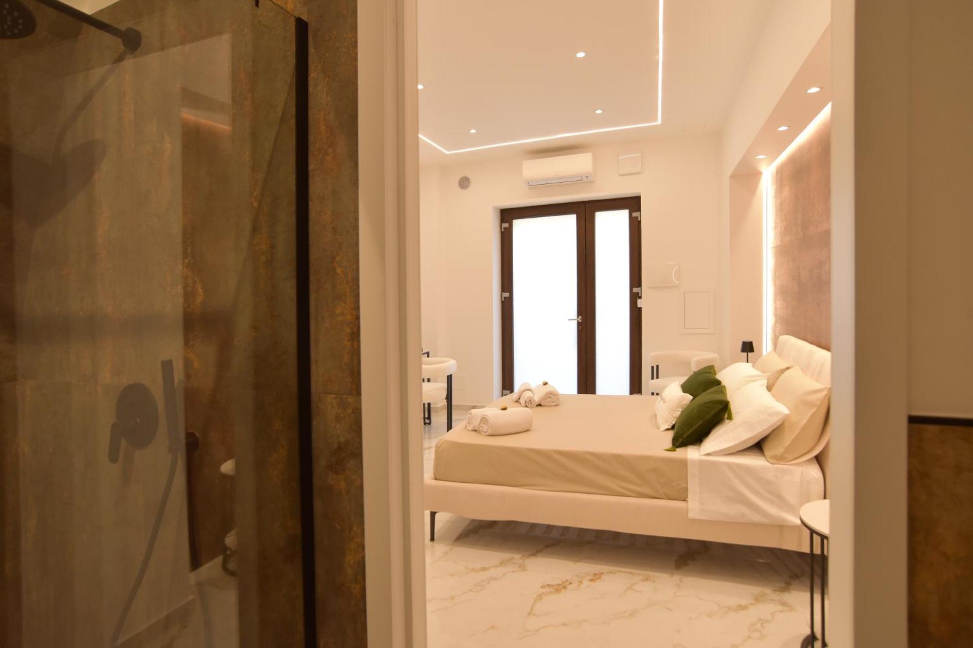 Fla' Suite Deluxe Terrasini Exteriör bild