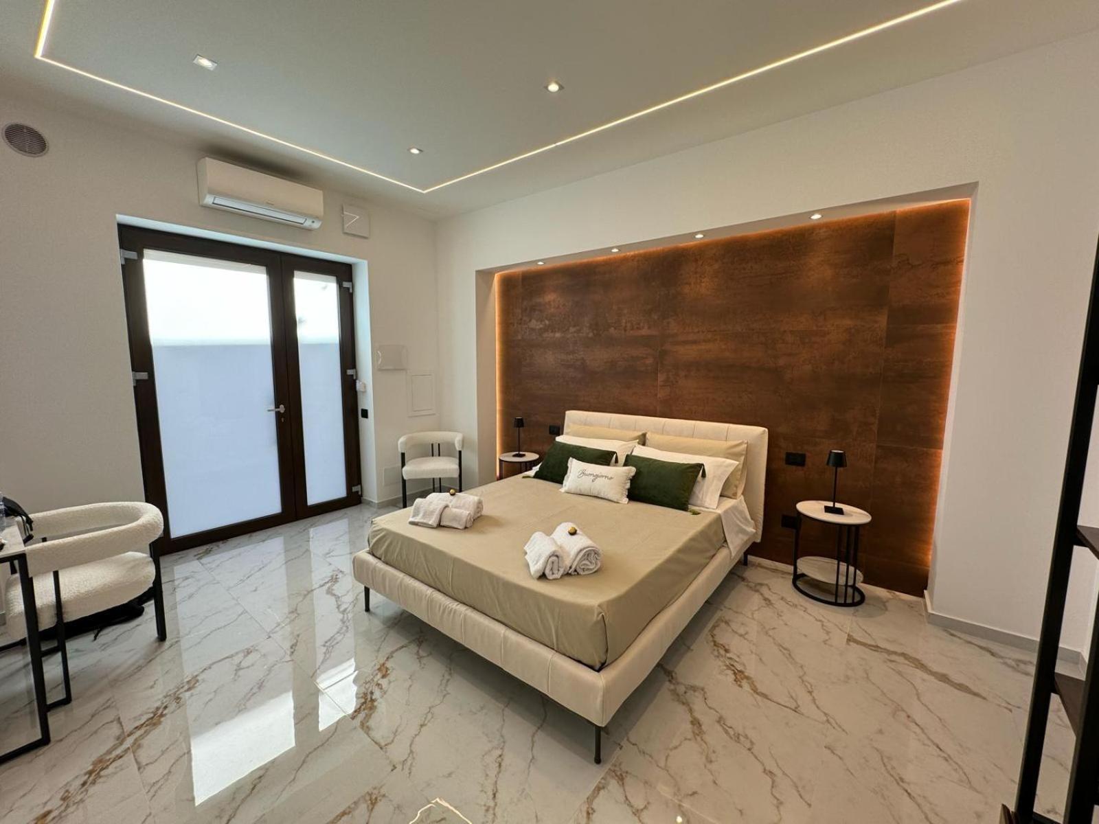 Fla' Suite Deluxe Terrasini Exteriör bild