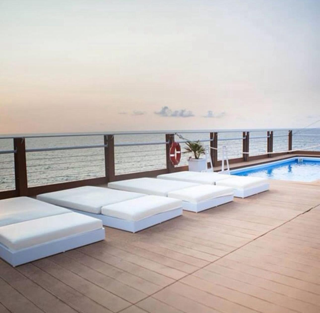 Fla' Suite Deluxe Terrasini Exteriör bild